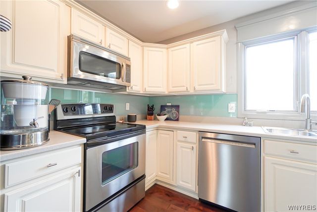 6382 Pincherry Way, Hamburg, NY 14085