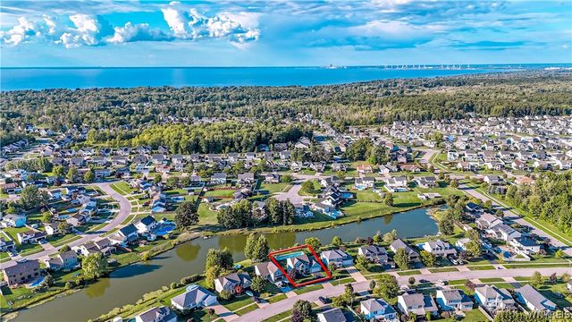 6382 Pincherry Way, Hamburg, NY 14085