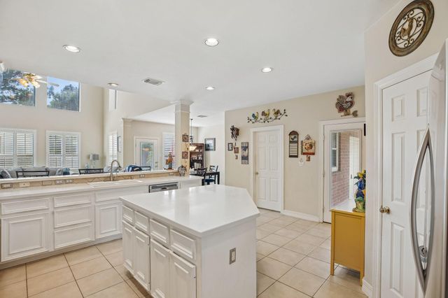 2908 Park Bend Drive, Friendswood, TX 77546