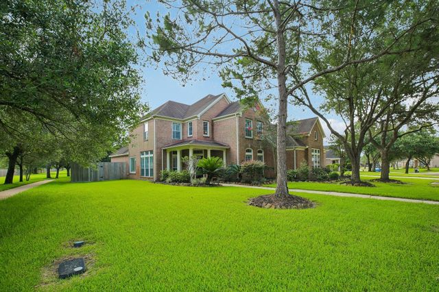 2908 Park Bend Drive, Friendswood, TX 77546