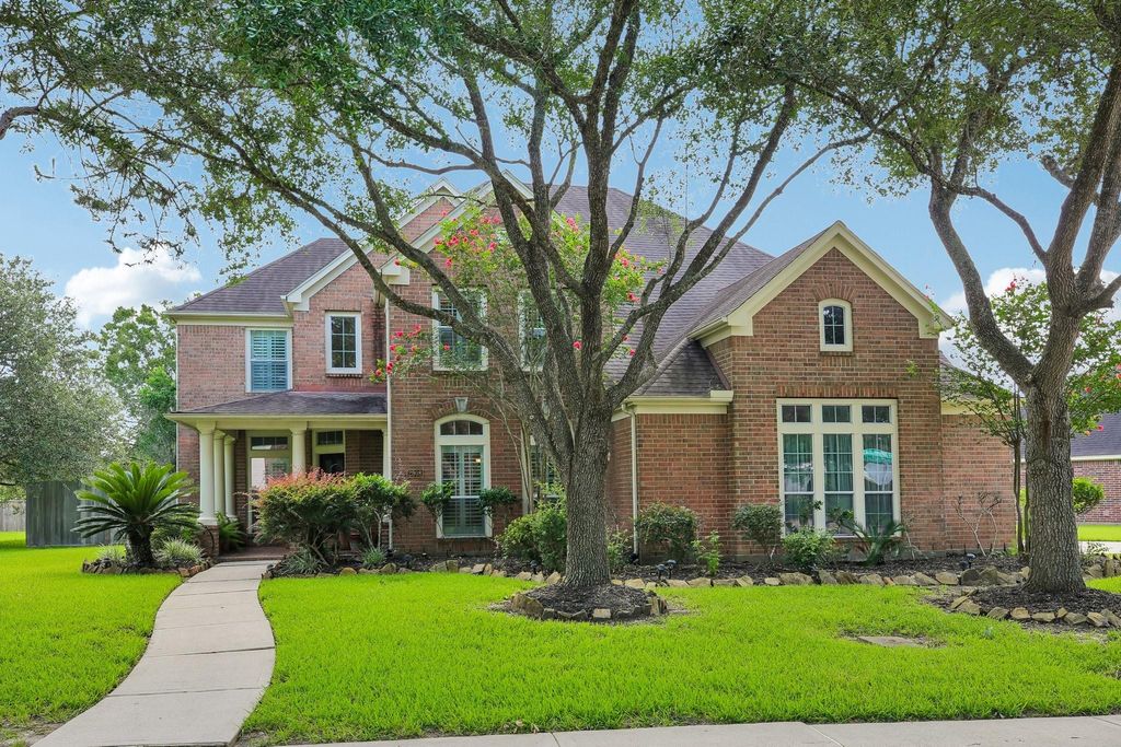 2908 Park Bend Drive, Friendswood, TX 77546