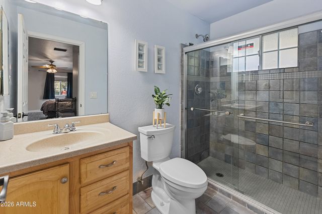 8464 N 7TH Avenue, Phoenix, AZ 85021