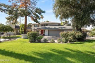 8464 N 7TH Avenue, Phoenix, AZ 85021