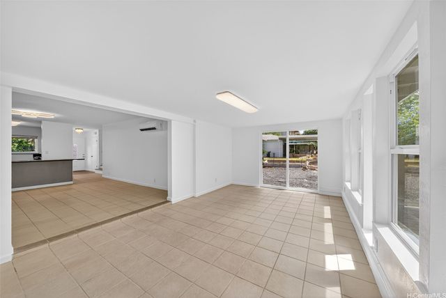 502 Kekupua Street, Honolulu, HI 96825