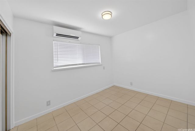 502 Kekupua Street, Honolulu, HI 96825
