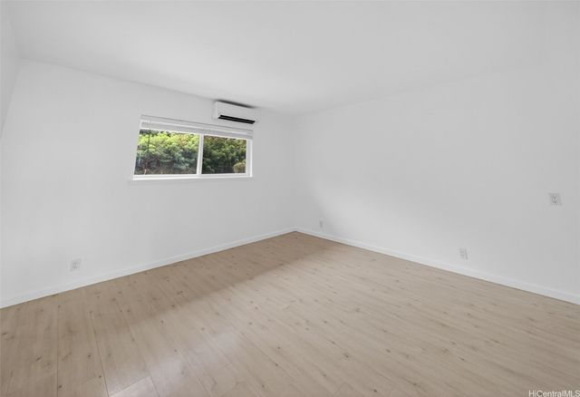 502 Kekupua Street, Honolulu, HI 96825
