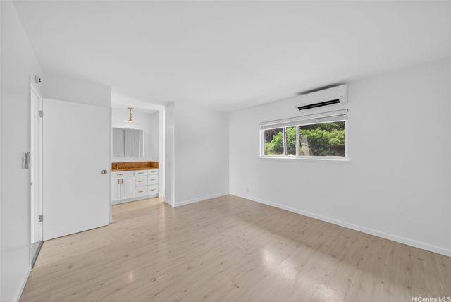 502 Kekupua Street, Honolulu, HI 96825