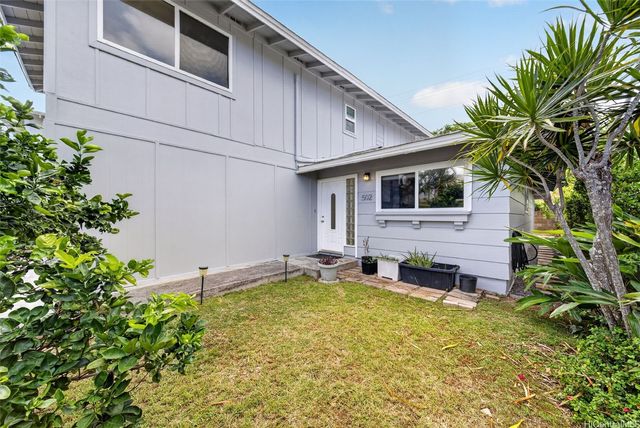 502 Kekupua Street, Honolulu, HI 96825