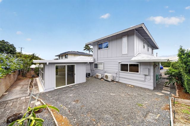 502 Kekupua Street, Honolulu, HI 96825
