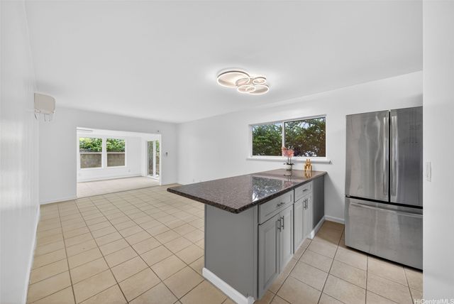502 Kekupua Street, Honolulu, HI 96825