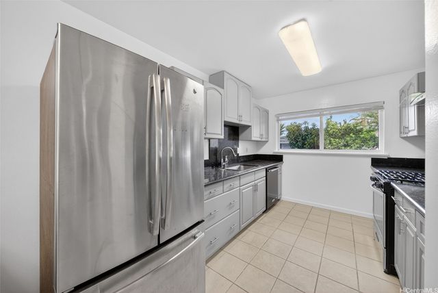 502 Kekupua Street, Honolulu, HI 96825
