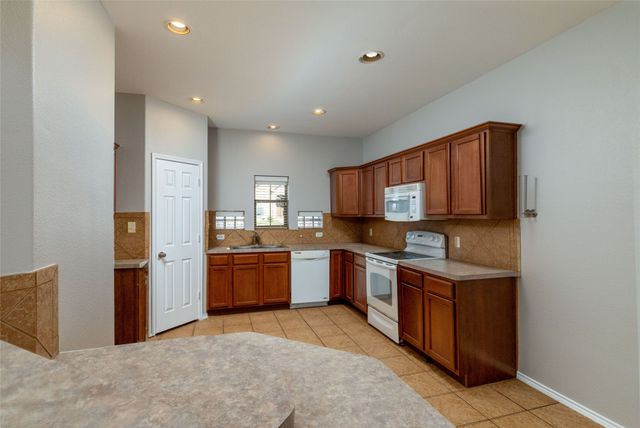 115 Bear Claw Court, Newark, TX 76071