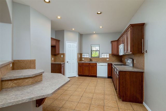 115 Bear Claw Court, Newark, TX 76071