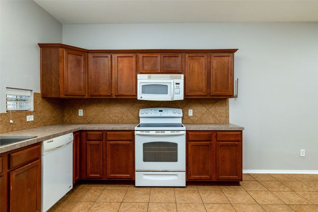 115 Bear Claw Court, Newark, TX 76071