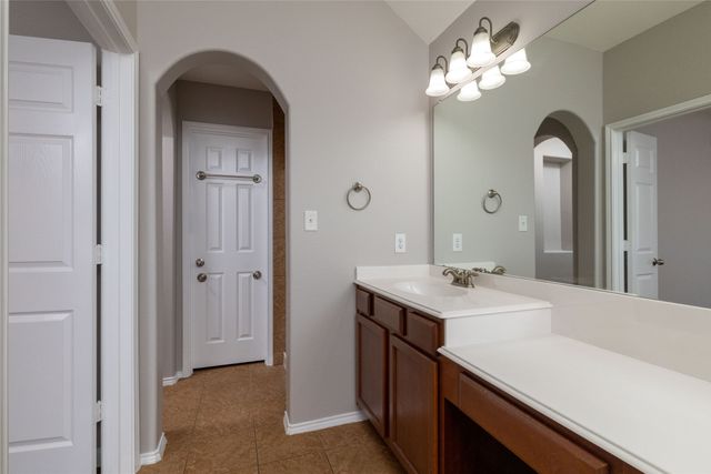 115 Bear Claw Court, Newark, TX 76071