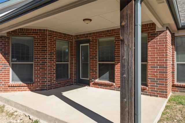 115 Bear Claw Court, Newark, TX 76071