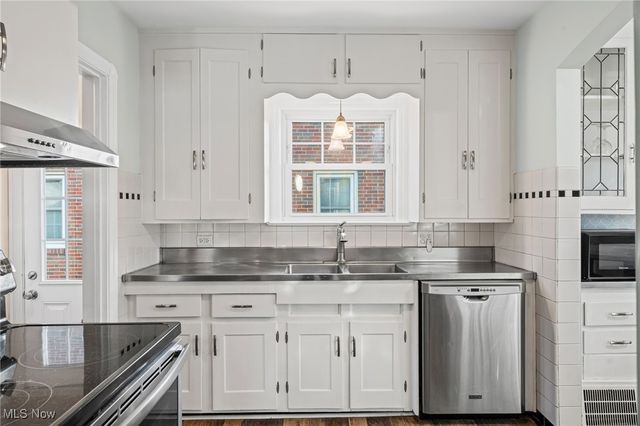 3235 Goldengate Avenue, Rocky River, OH 44116