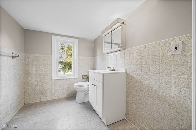 3235 Goldengate Avenue, Rocky River, OH 44116