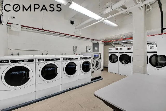 225 E 46th St Apt 8J, New York City, NY 10017