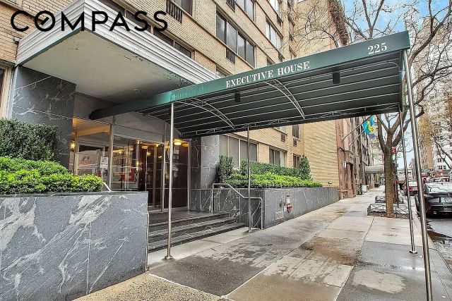 225 E 46th St Apt 8J, New York City, NY 10017