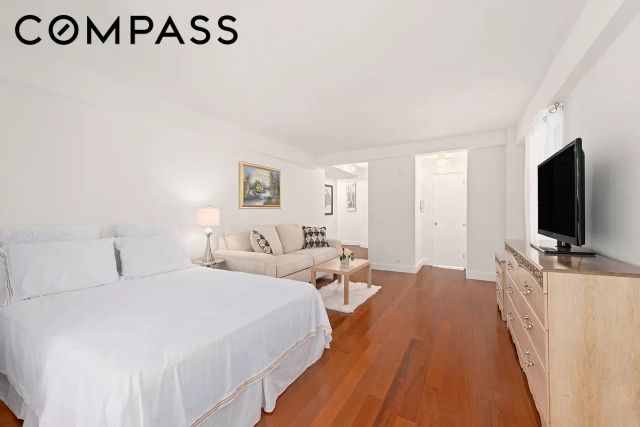 225 E 46th St Apt 8J, New York City, NY 10017