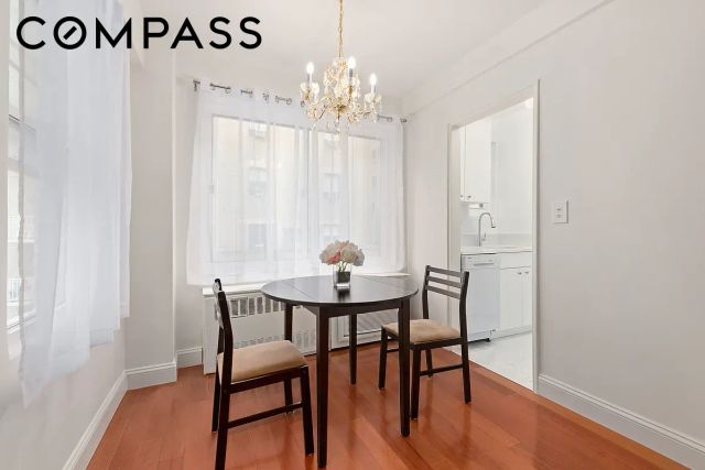 225 E 46th St Apt 8J, New York City, NY 10017