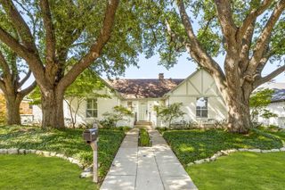 9519 Robin Meadow Drive, Dallas, TX 75243