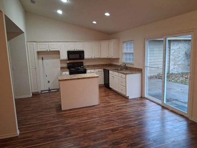 8105 Chesham Drive, Rowlett, TX 75088