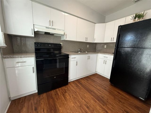 501 SW 69th Ave, Miami, FL 33144