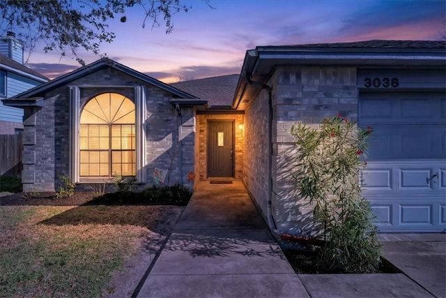 3038 Twin Creek Dr, Corpus Christi, TX 78414