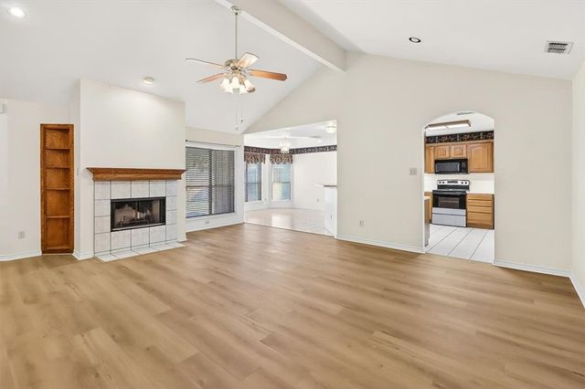 3038 Twin Creek Dr, Corpus Christi, TX 78414