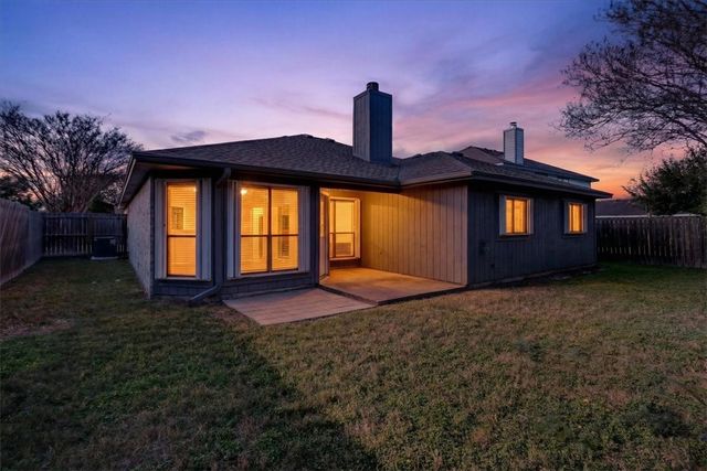 3038 Twin Creek Dr, Corpus Christi, TX 78414