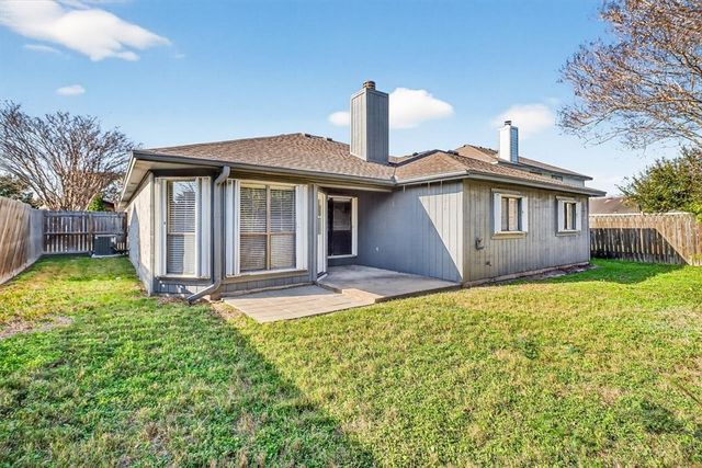 3038 Twin Creek Dr, Corpus Christi, TX 78414