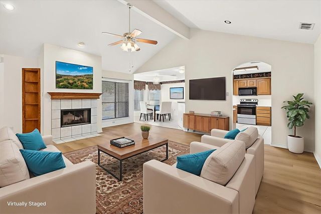 3038 Twin Creek Dr, Corpus Christi, TX 78414