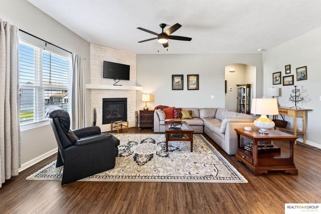 11006 Freeboard Drive, Papillion, NE 68046