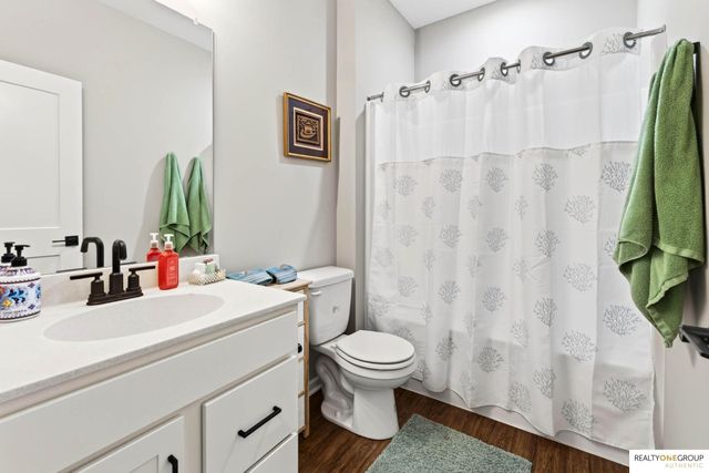 11006 Freeboard Drive, Papillion, NE 68046