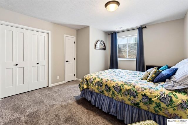 11006 Freeboard Drive, Papillion, NE 68046
