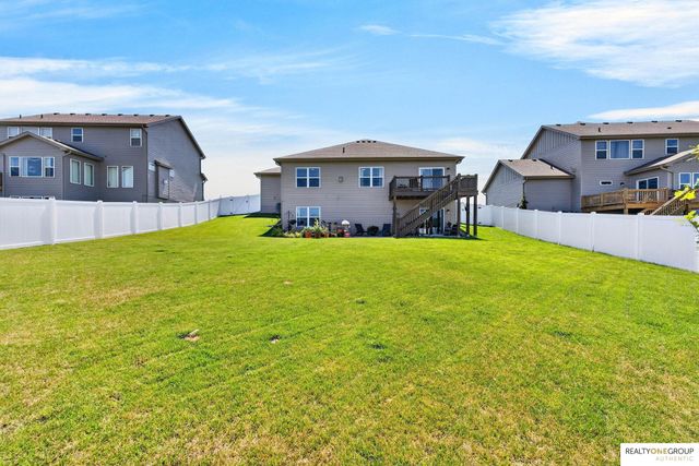 11006 Freeboard Drive, Papillion, NE 68046