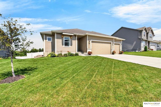 11006 Freeboard Drive, Papillion, NE 68046