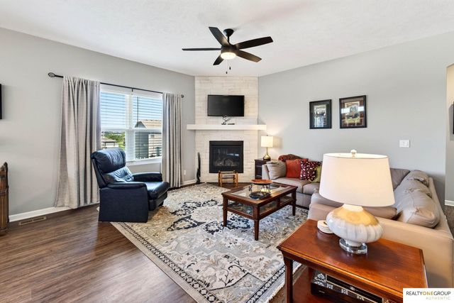11006 Freeboard Drive, Papillion, NE 68046