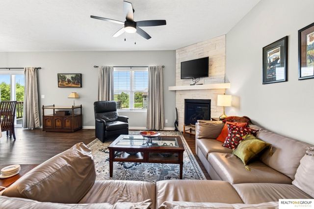 11006 Freeboard Drive, Papillion, NE 68046