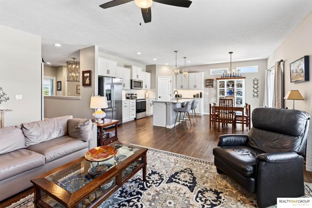 11006 Freeboard Drive, Papillion, NE 68046