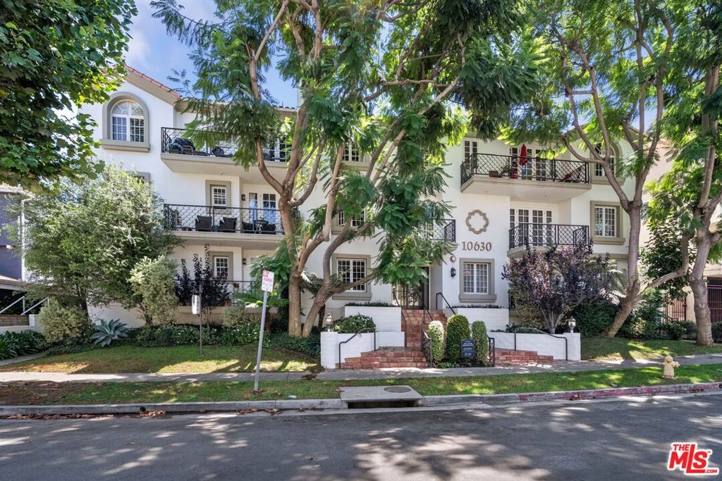 10630 Eastborne Avenue 103, Los Angeles, CA 90024 — exterior