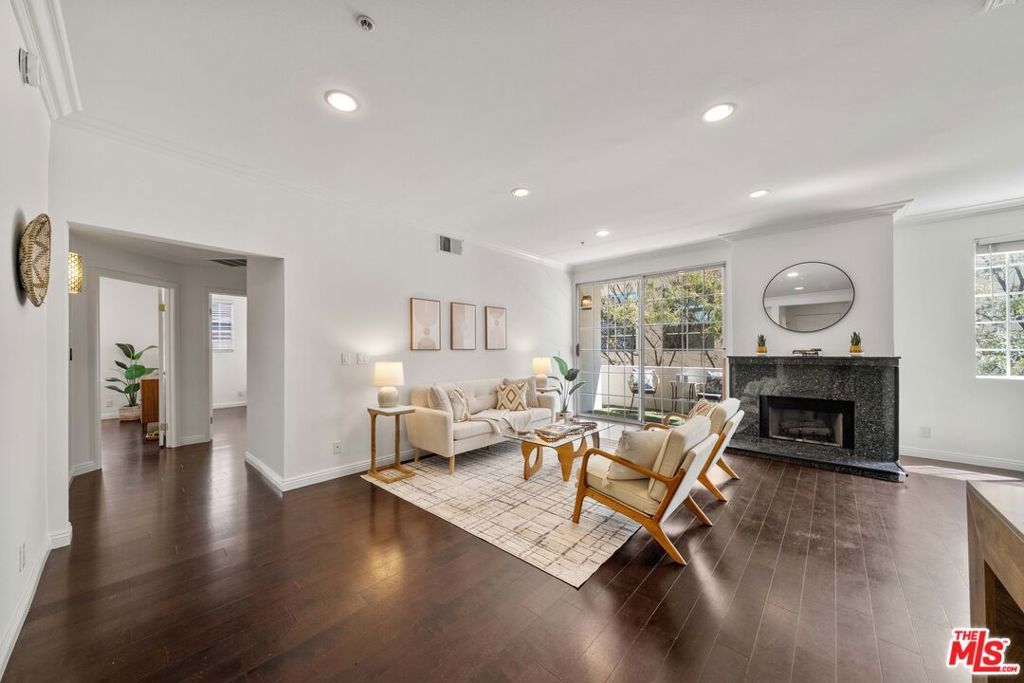 10630 Eastborne Avenue 103, Los Angeles, CA 90024 — photo 5