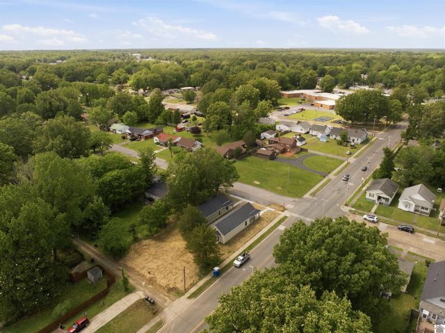 2102 Harrison Street, Paducah, KY 42001