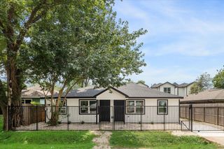 306 E 40th 1/2 Street, Houston, TX 77018