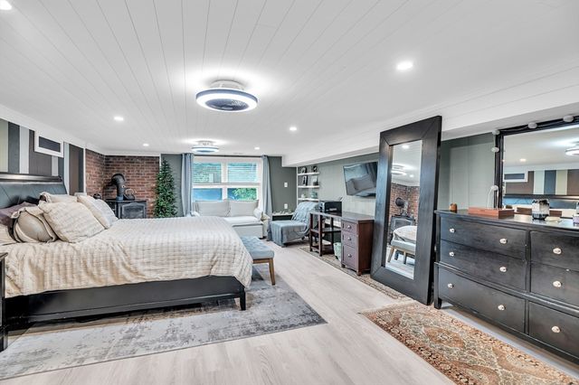 105 Lakeview, Southwick, MA 01077