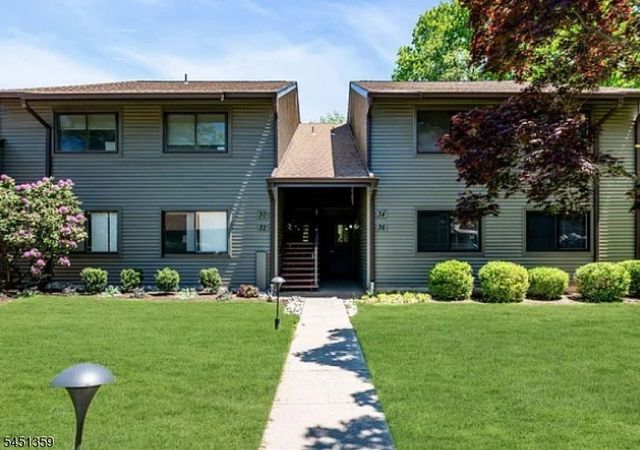 32 Dickinson Ct, Middletown Twp., NJ 07701