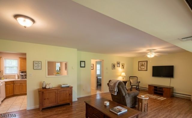 32 Dickinson Ct, Middletown Twp., NJ 07701