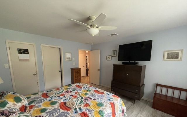 32 Dickinson Ct, Middletown Twp., NJ 07701